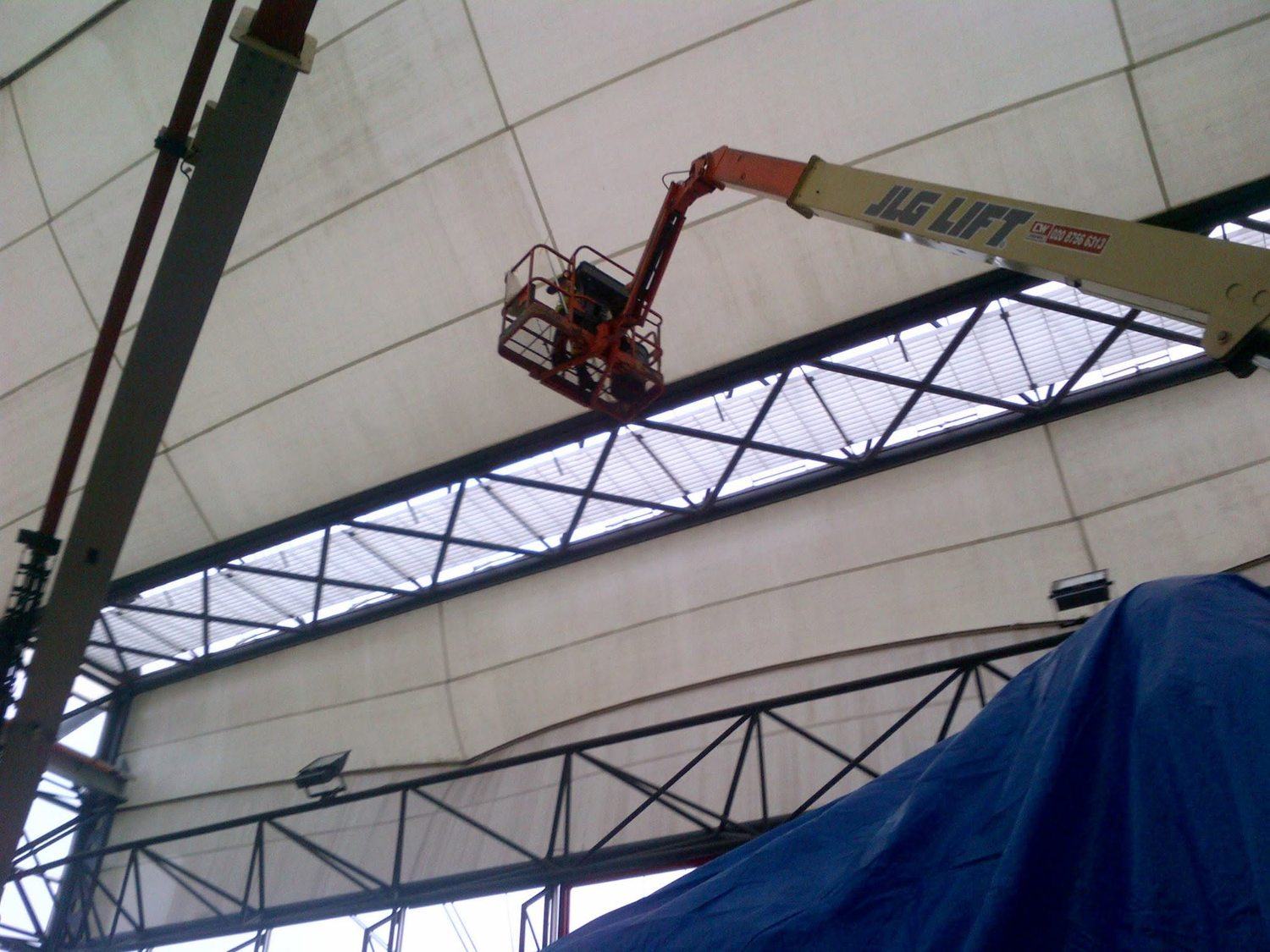Cherry-picker access clean